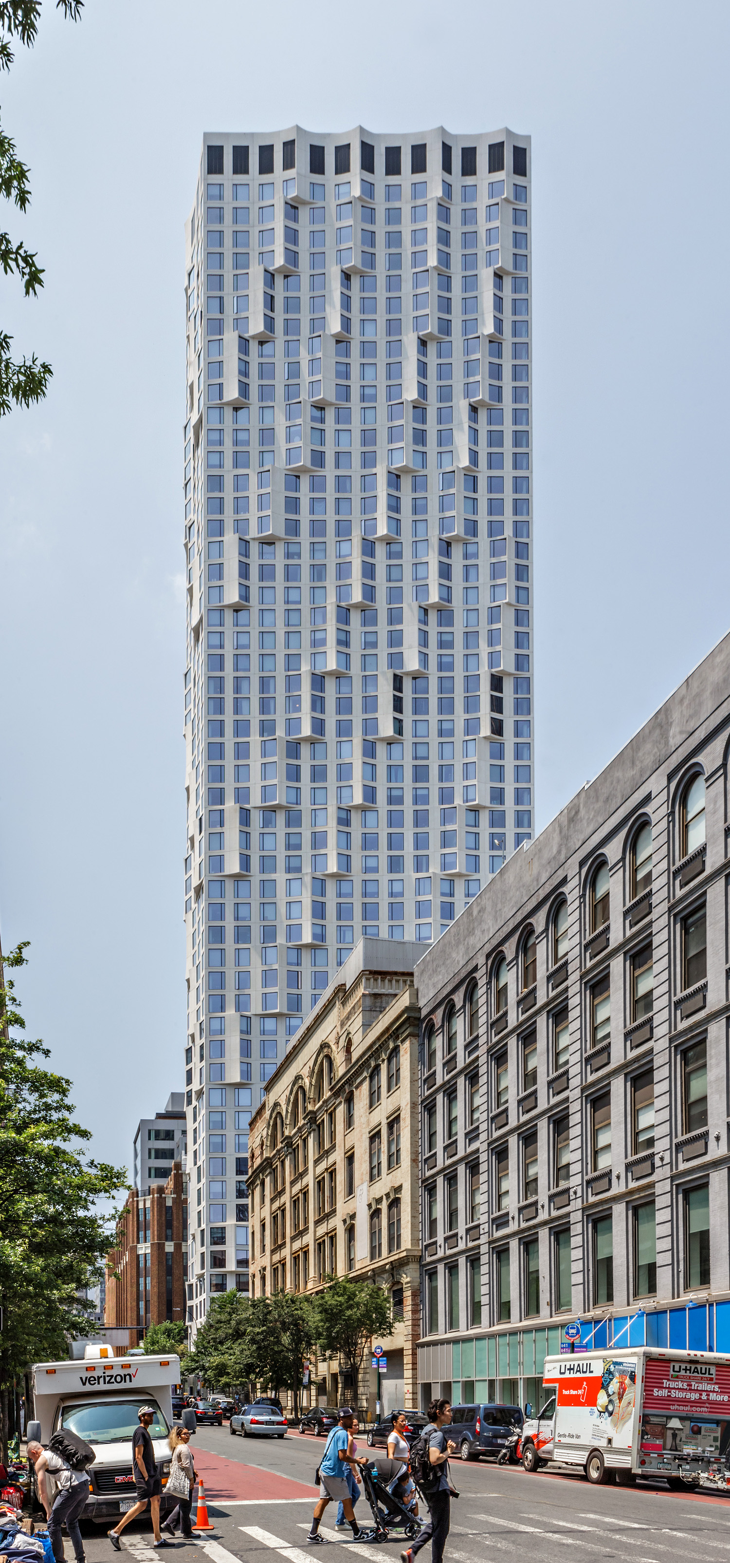 11 Hoyt Street, New York City - View from the east. © Mathias Beinling